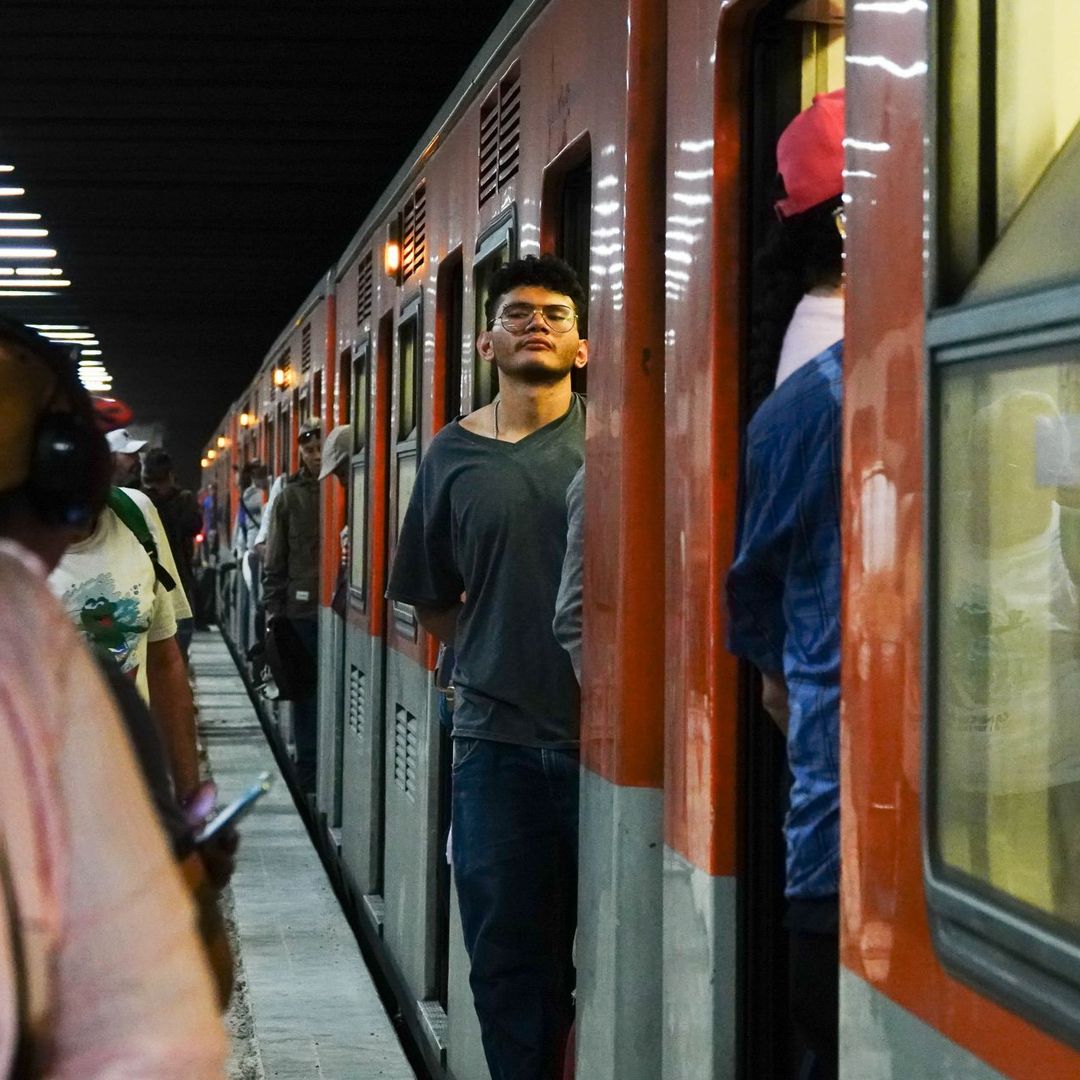 Se restablecen las corridas de trenes en toda la Línea 2. Foto: Cuartoscuro